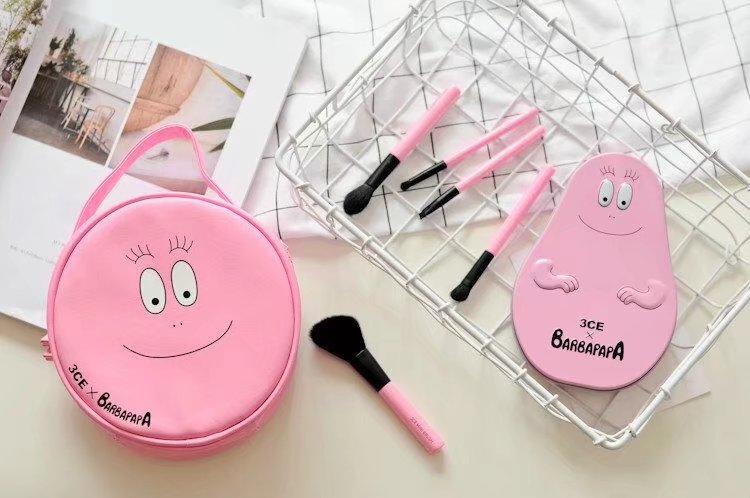 เซตแปรงแต่งหน้า+กระเป๋าเครื่องสำอาง Barbapapa