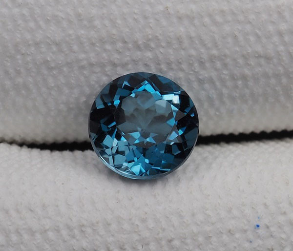 โทปาสสีน้ำเงิน (London Topaz) 2.50 กะรัต