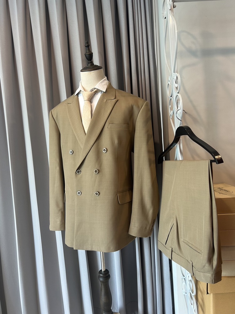 พร้อมเช่า ชุดสูทชาย สีน้ำตาล 4 กระดุม งานตัดสูทพลัสไซส์ (ไม่มีกั๊ก)