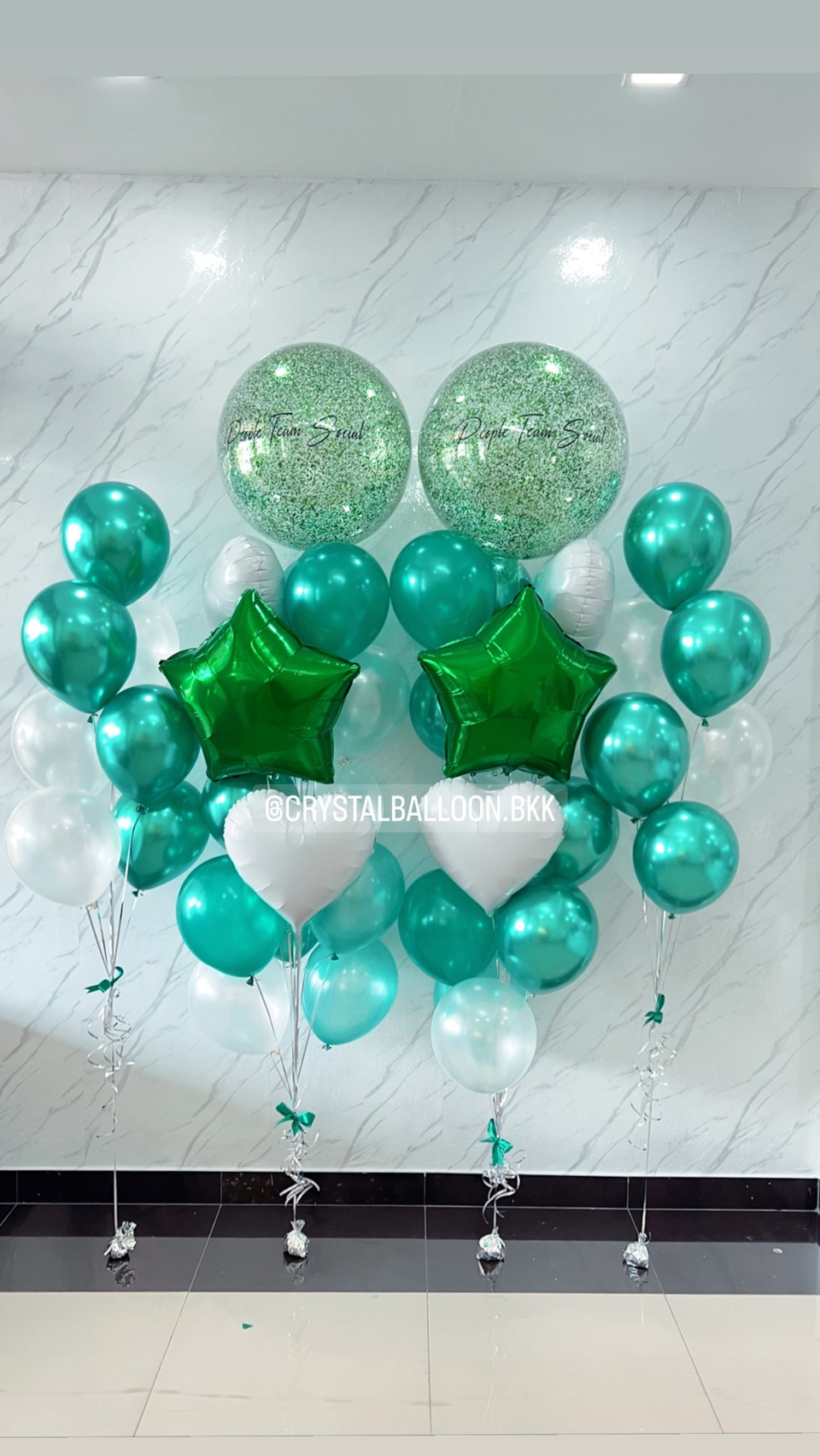 ลูกโป่ง แสดงความยินดี Bubble ขนาด 24" Theme เขียว ช่อละ 15 ลูก 2 ช่อ พร้อมตกแต่ง ช่อลูกโป่ง 7 ลูก 2 ช่อ,ลูกโป่งใส ใส่กลิตเตอร์,ฟอยล์หัวใจ ขนาด 18" 4 ชิ้น,ฟอยล์ดาว ขนาด 24" 2 ชิ้น สามารถเปลี่ยนสีลูกโป่ง/เปลี่ยนข้อความ/เปลี่ยนสี-ฟอยล์ตกแต่งได