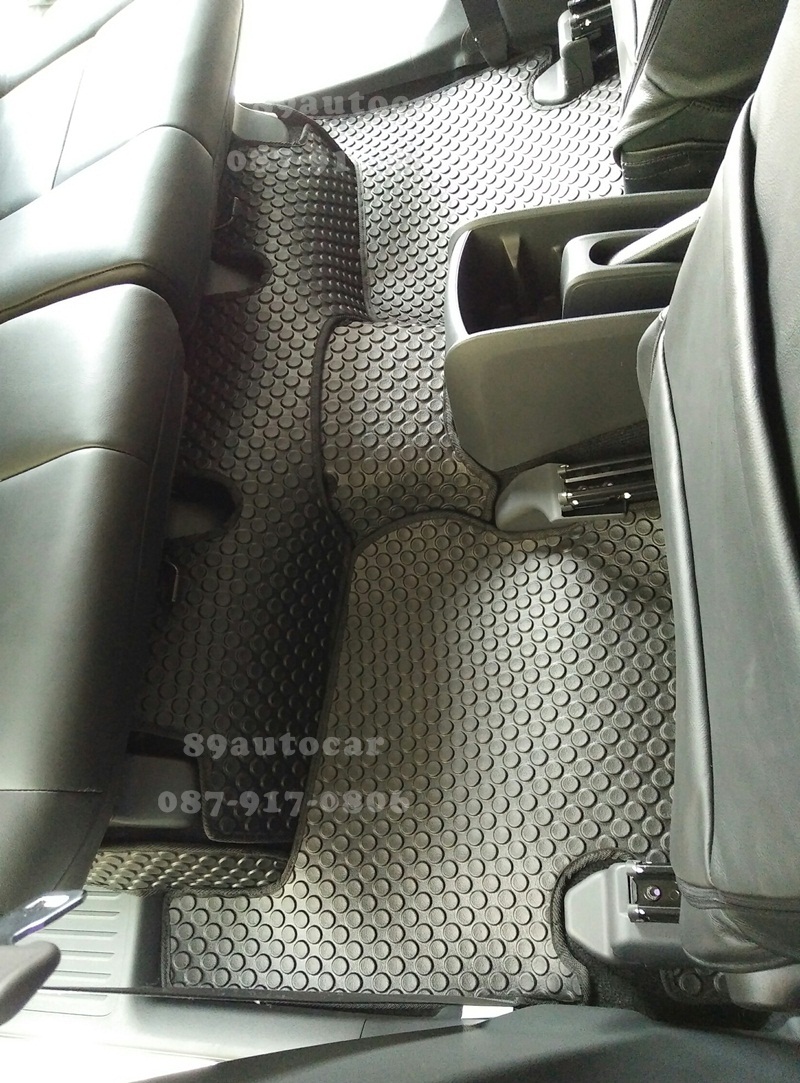 ผ้ายางปูพื้นรถยนต์ Toyota Avanza 2016 กระดุมสีดำขอบดำ