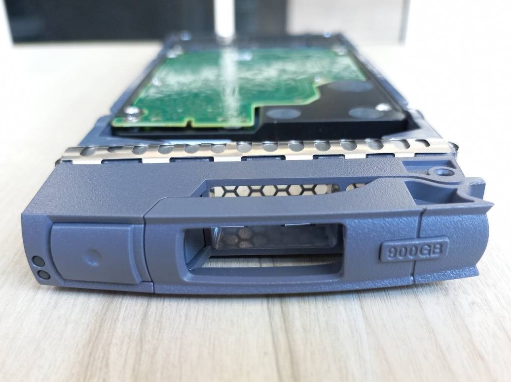 1FE201-038 NetApp 900GB 10K RPM SAS 2.5″ HDD for DS2246, DS224C, FAS2240-2, FAS2552, FAS2650, FAS2770.