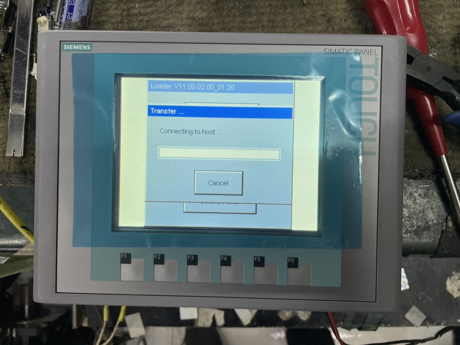 6AV6 647-0AD11-3AX0 HMI " SIEMENS "