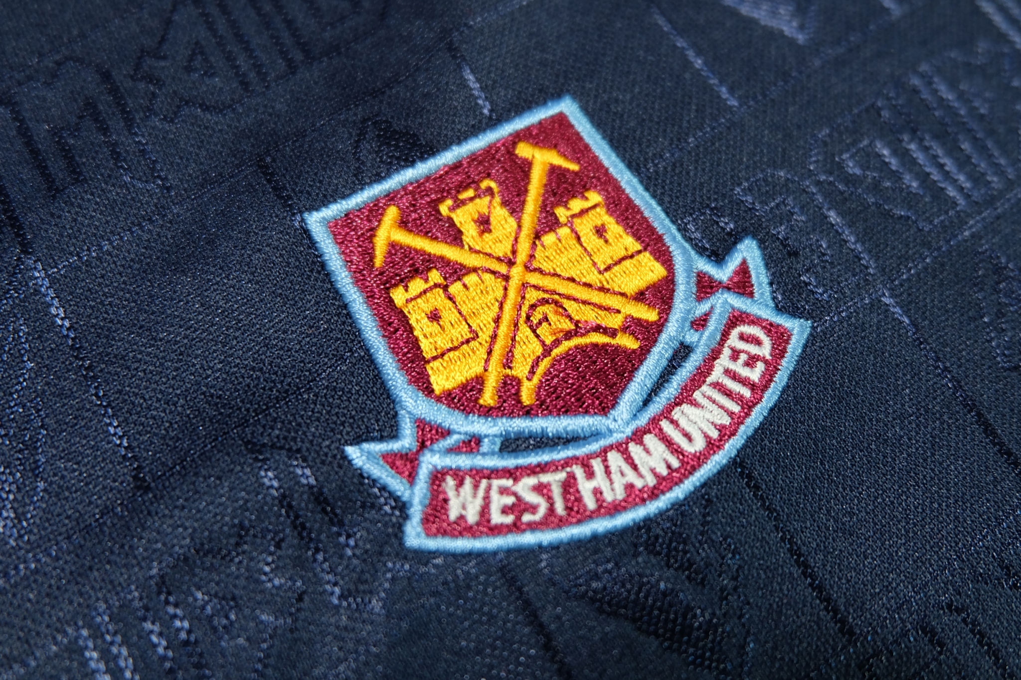West Ham X Iron Maiden 1999 Retro football เสื้อบอลเวสต์แฮมย้อนยุค 1999