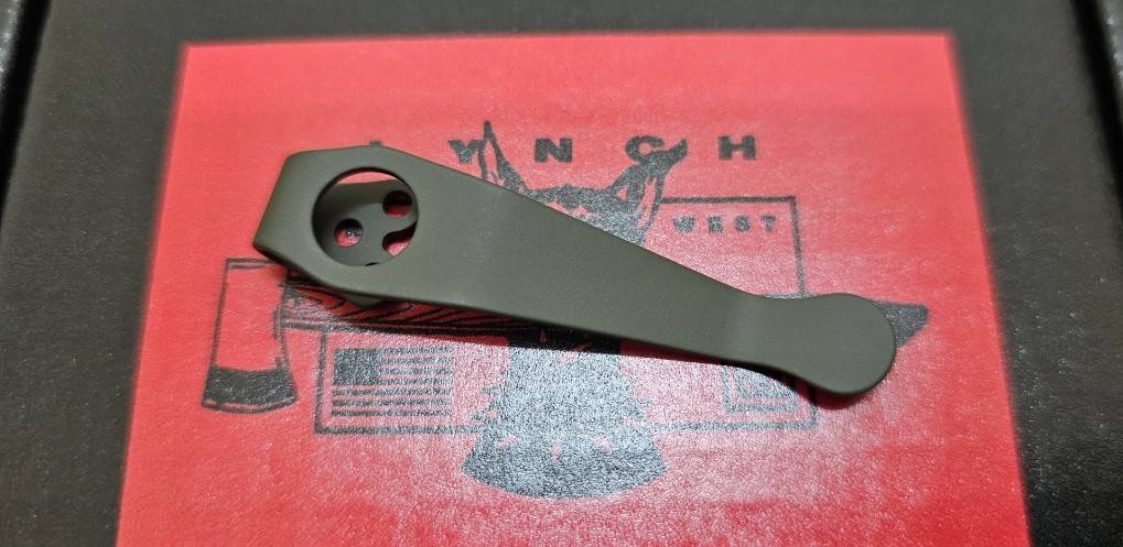 SPYDERCO STANDARD CLIP - OD GREEN CERAKOTE