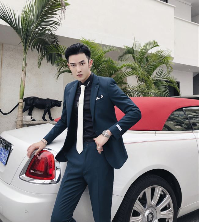 Pre-order เสื้อสูทชาย สีเขียวเข้ม หล่อเนียบ ทรงสลิม