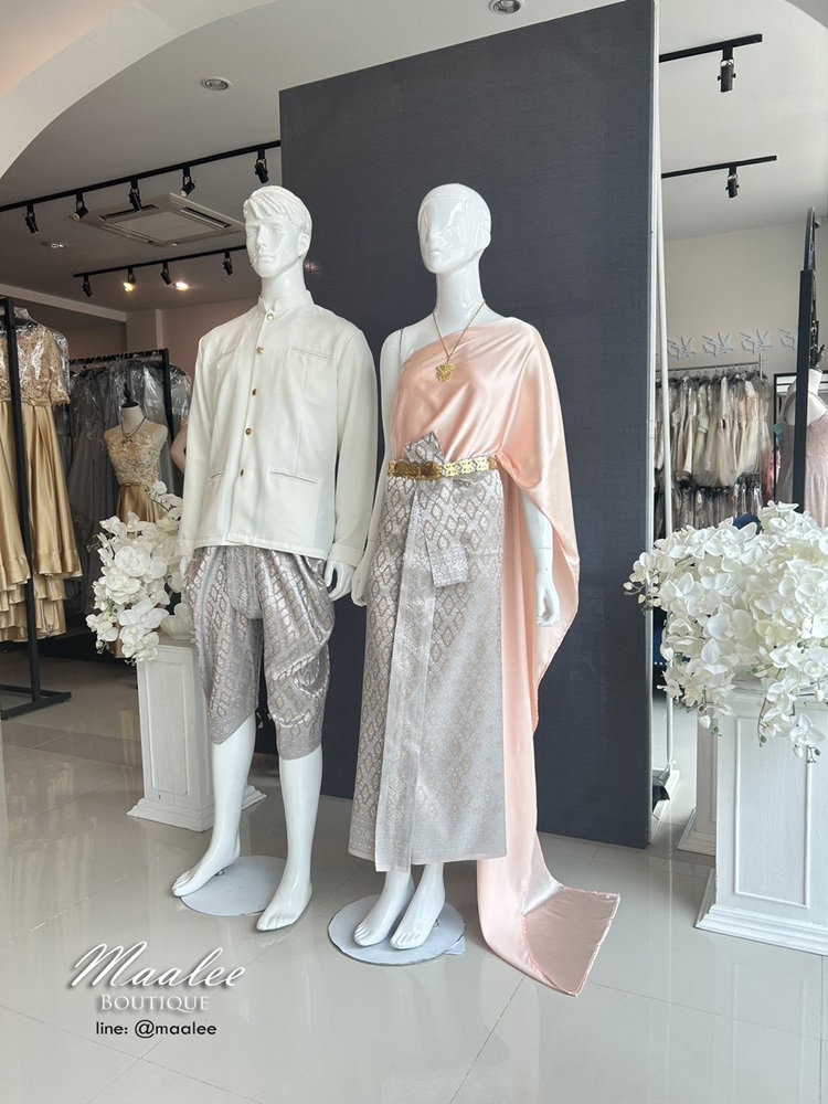 เช่า ชุดไทย ชุดเพื่อนเจ้าสาว ชุดไทยผ้าถุงสีเทาชาเงิน สไบสีพีช