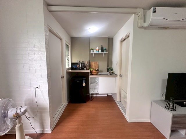 ให้เช่าคอนโด ลุมพินี ทาวน์ชิป รังสิต-คลอง1 ตึกB2 ห้อง 23 ตร.ม.เฟอร์ครบ พร้อมอยู่ได้เลย