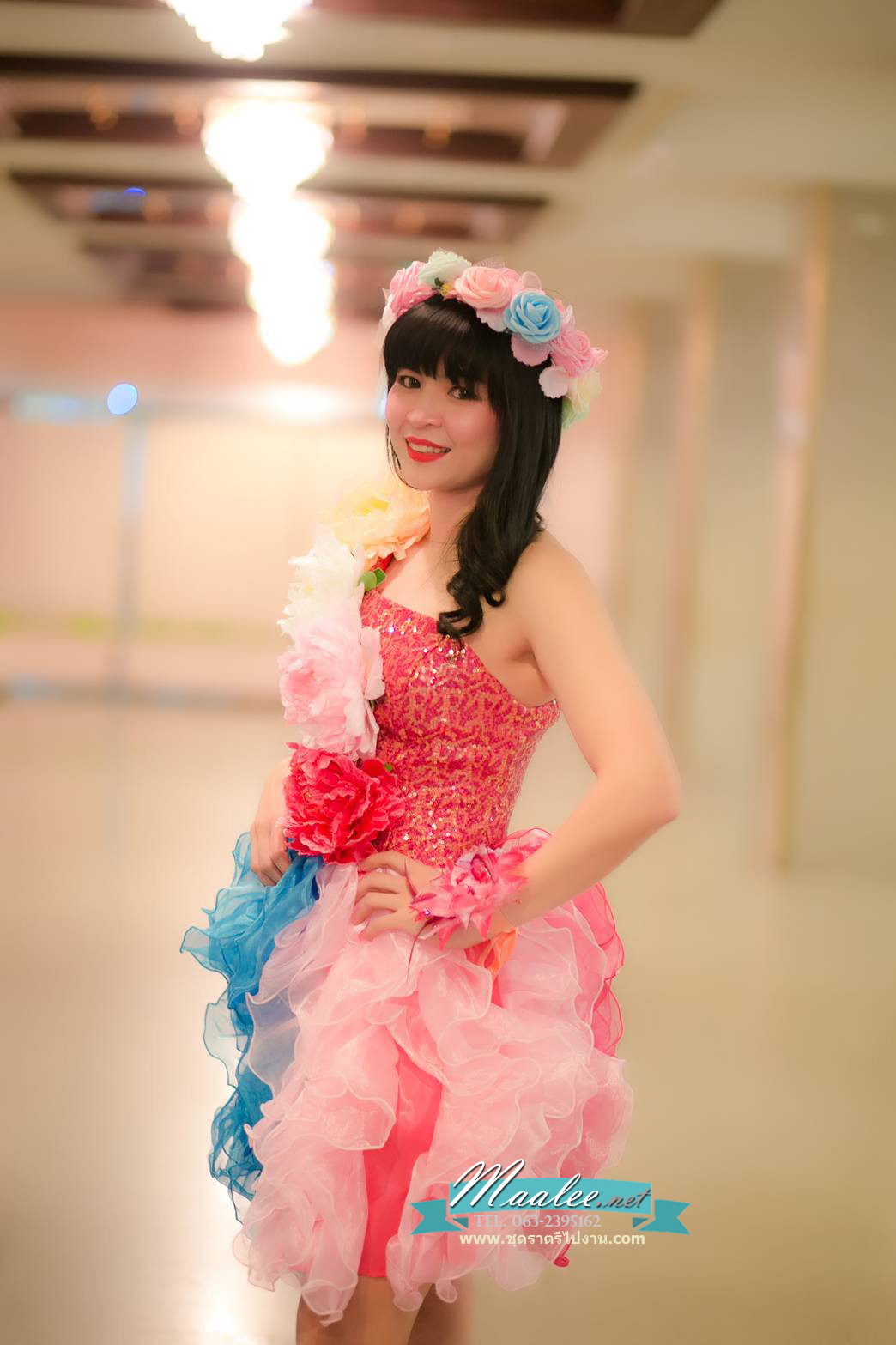 พร้อมเช่า ชุดแฟนซีสั้น ชุดราตรี ไหล่เฉียง สีรุ้ง กระโปรงระบายฟูสวย ฟรุ้งฟริ้ง