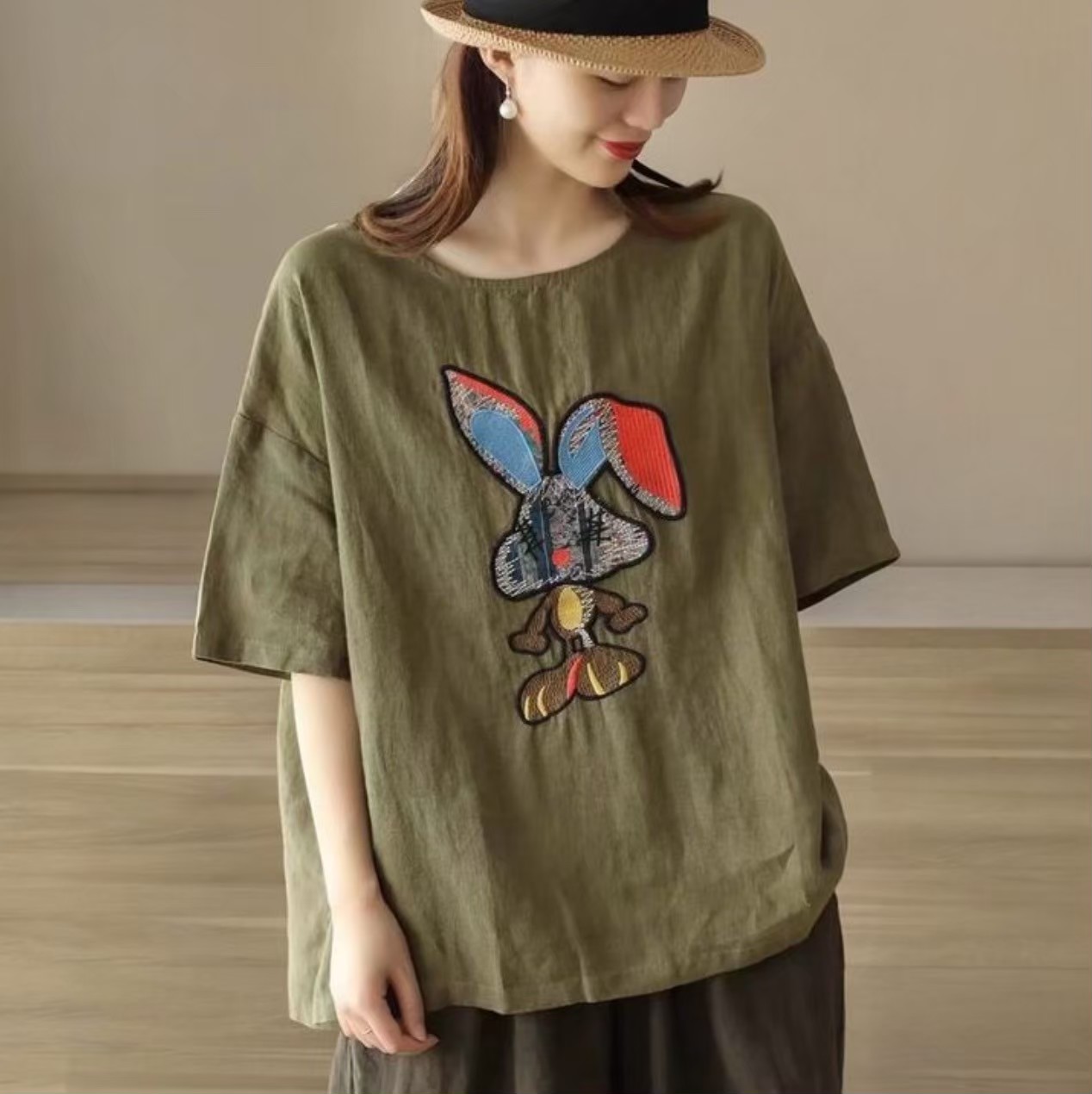 เสื้อผ้าลินินลายปัก