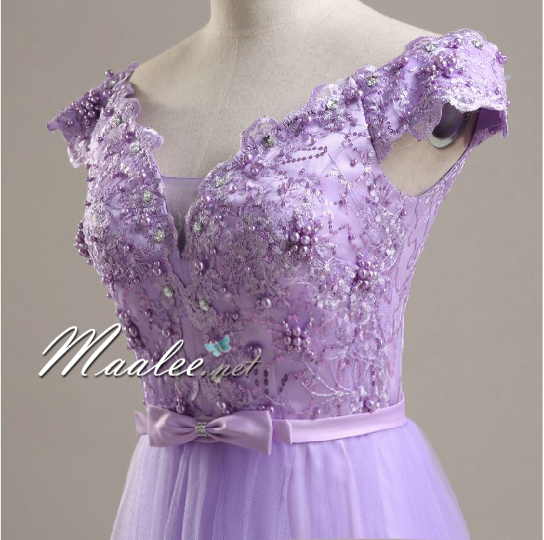 พร้อมส่ง ชุดราตรียาว แบบไหล่ปาด ช่วงอกแต่งเลื่อมปักมุกสวยหรู + โบว์ช่วงเอว กระโปรงตาข่ายนิ่ม สีม่วง (เชือกผูกหลัง)