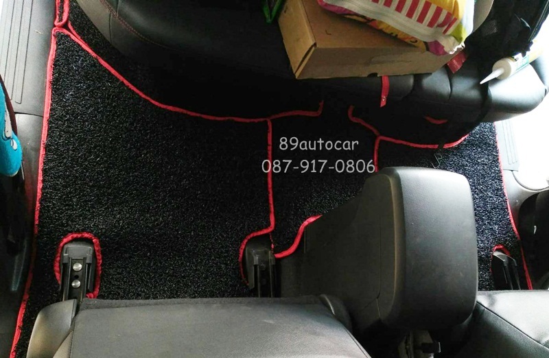 พรมไวนิลปูพื้นรถยนต์ Isuzu D-Max 2012-2017 4 ประตู สีดำขอบแดง