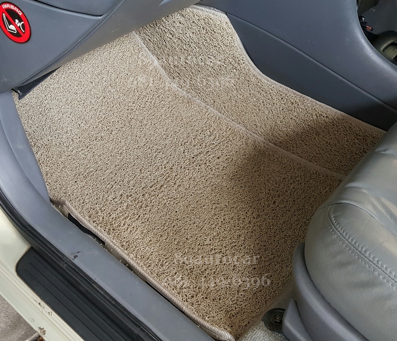 พรมไวนิลปูพื้นรถยนต์ Toyota Camry 2000 ไม้บรรทัด สีครีมขอบครีม