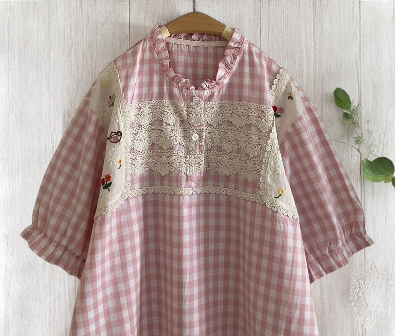 เสื้อผ้าฝ้ายลายสก็อตแต่งผ้าลูกไม้