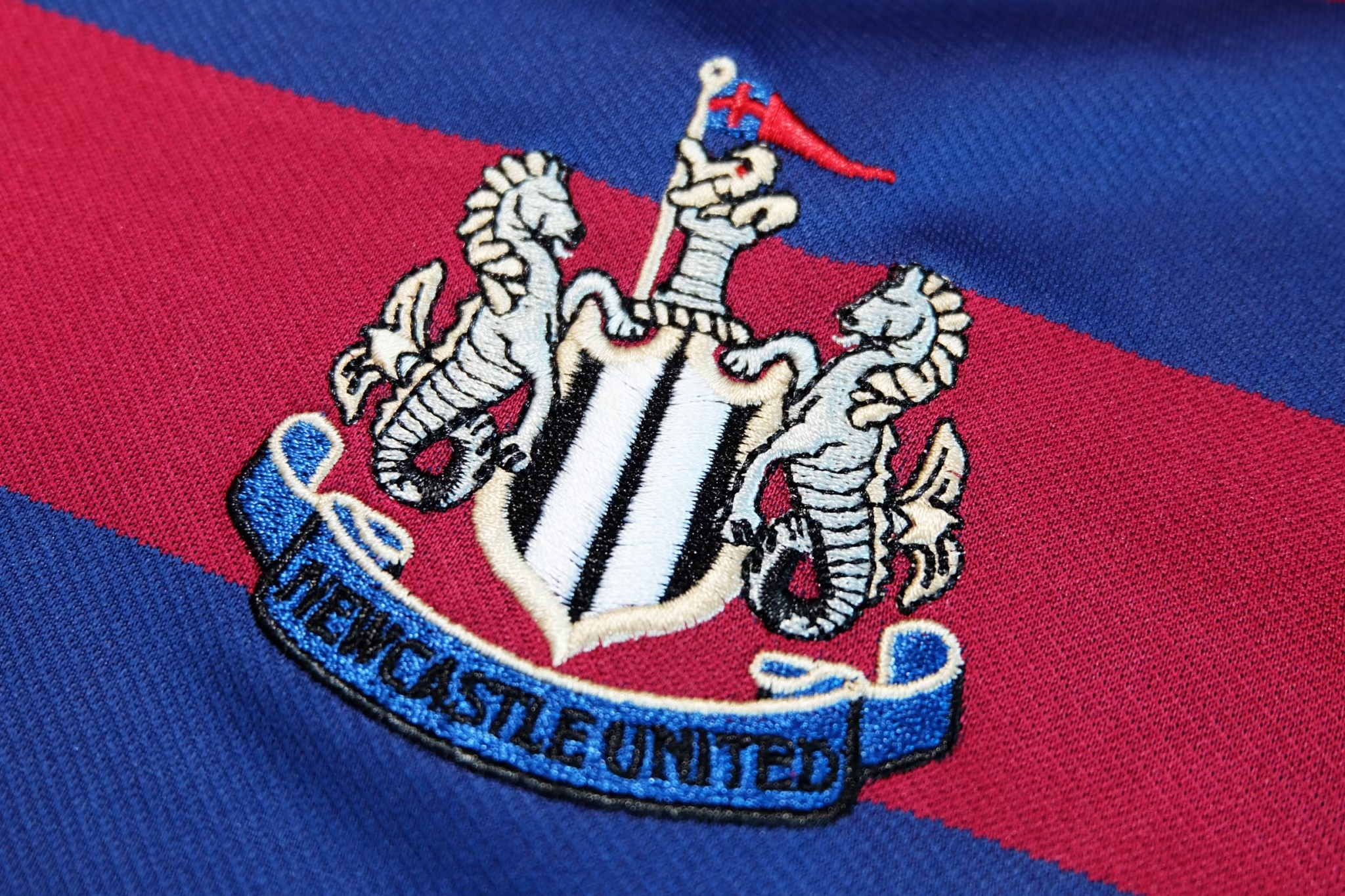 Newcastle 1996 Away Retro Jersey เสื้อบอลย้อนยุคนิวคาสเซิล