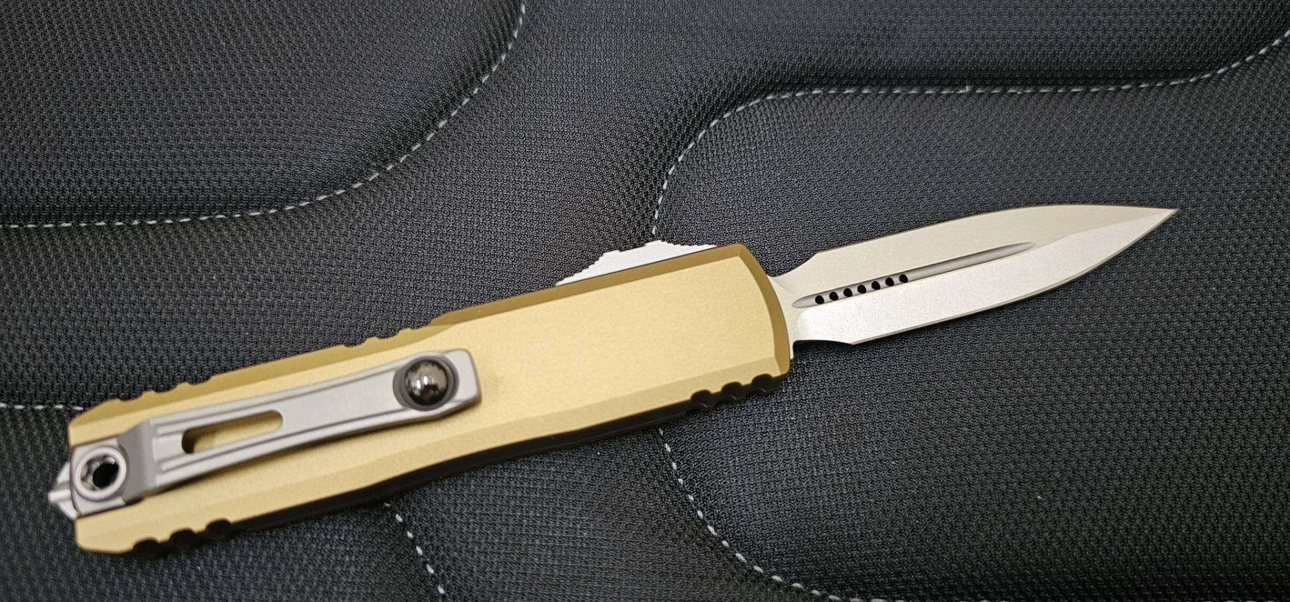Microtech UTX-85 Gen IV w/ Tan Handle & Stonewash D/E M390MK