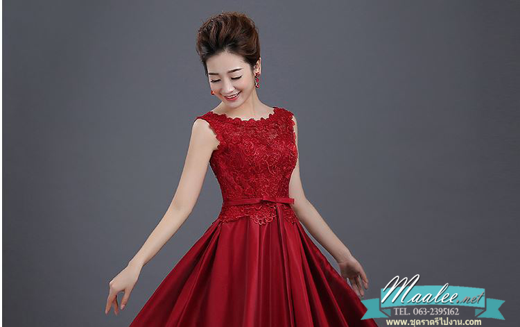 พร้อมเช่า ชุดราตรีสั้น แขนกุด สีไวน์แดง ลูกไม้อย่างดี แต่งโบว์ช่องเอว กระโปรงผ้าซาติน (เชือกผูกหลัง)