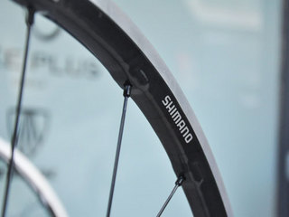 วงล้อชุด Shimano 700C WH-RS81-C24-CL, CARBON-ALLOY, 10/11-SPD, 16/20H