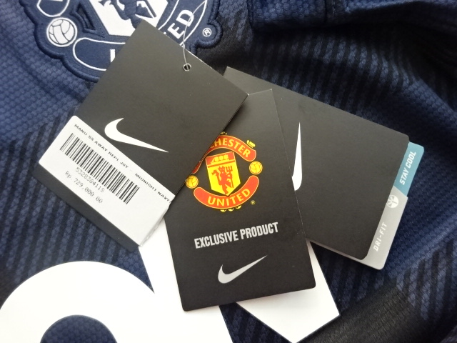 เสื้อฟุตบอล ทีมสโมสรแมนเชสเตอร์ ยูไนเต็ด ชุดเยือน 2013/14 ใหม่ S-Size / MANCHESTER UNITED Football Shirt Away Kit 2013/14 Jersey NEW S-Size