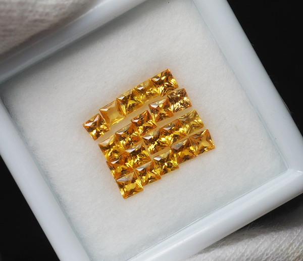 บุษราคัม( Yellow Sapphire) 1.50 กะรัต 20 ชิ้น