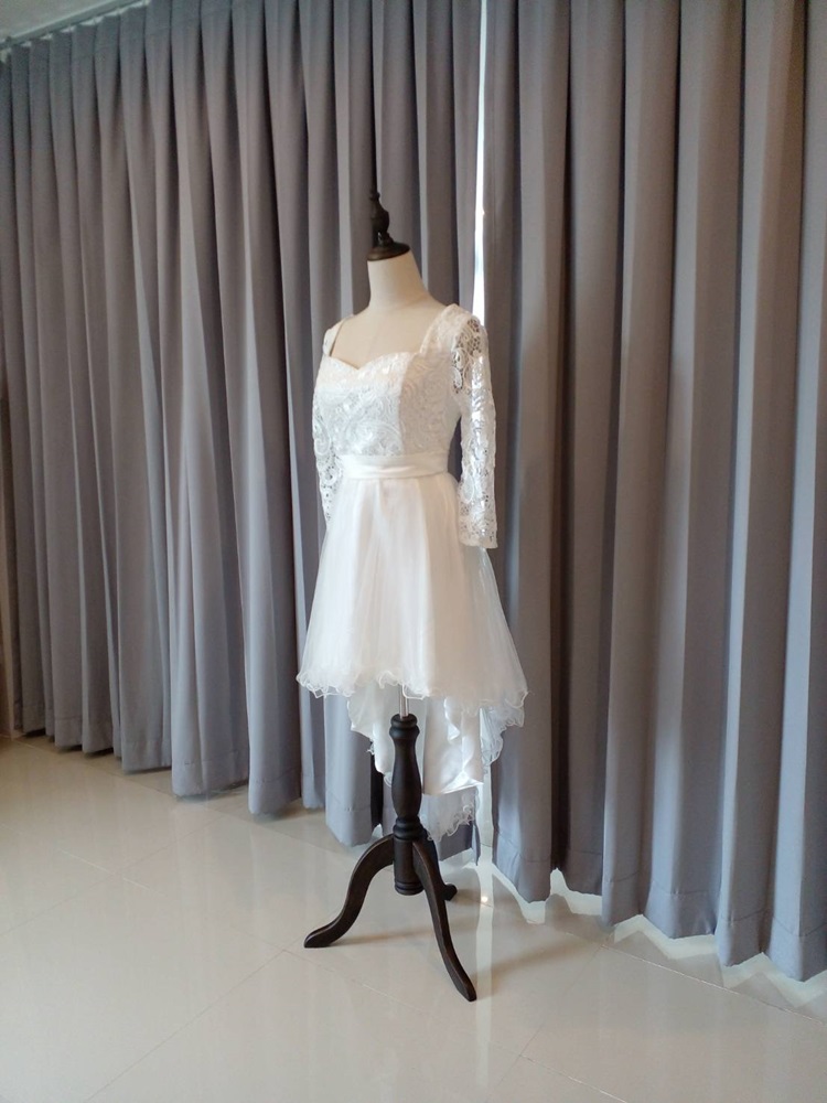 พร้อมเช่า ชุดราตรี สำหรับสาวไซส์ใหญ่ สีขาว ลูกไม้ฉลุ กระโปรงหน้าสั้นหลังยาว 2XL- 6XL (เชือกผูกหลัง)