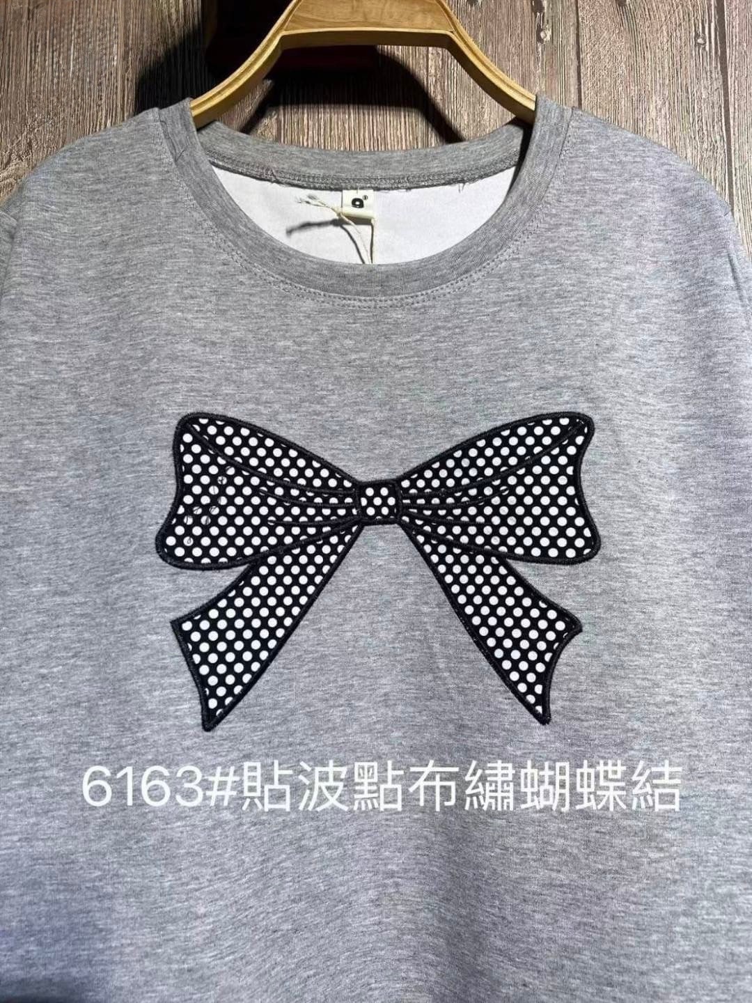 เสื้อยืดปักลายโบว์ 9am