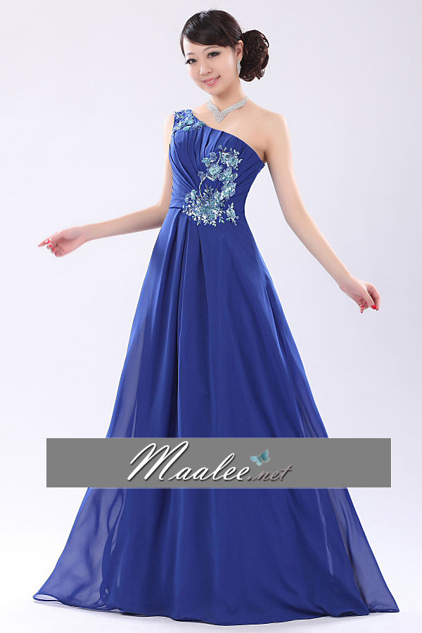 พร้อมส่ง ชุดราตรียาว ไหล่เดียว สีน้ำเงิน แต่งลูกไม้ปักเลื่อมละเอียด ช่วงอกจับเดรปสวย