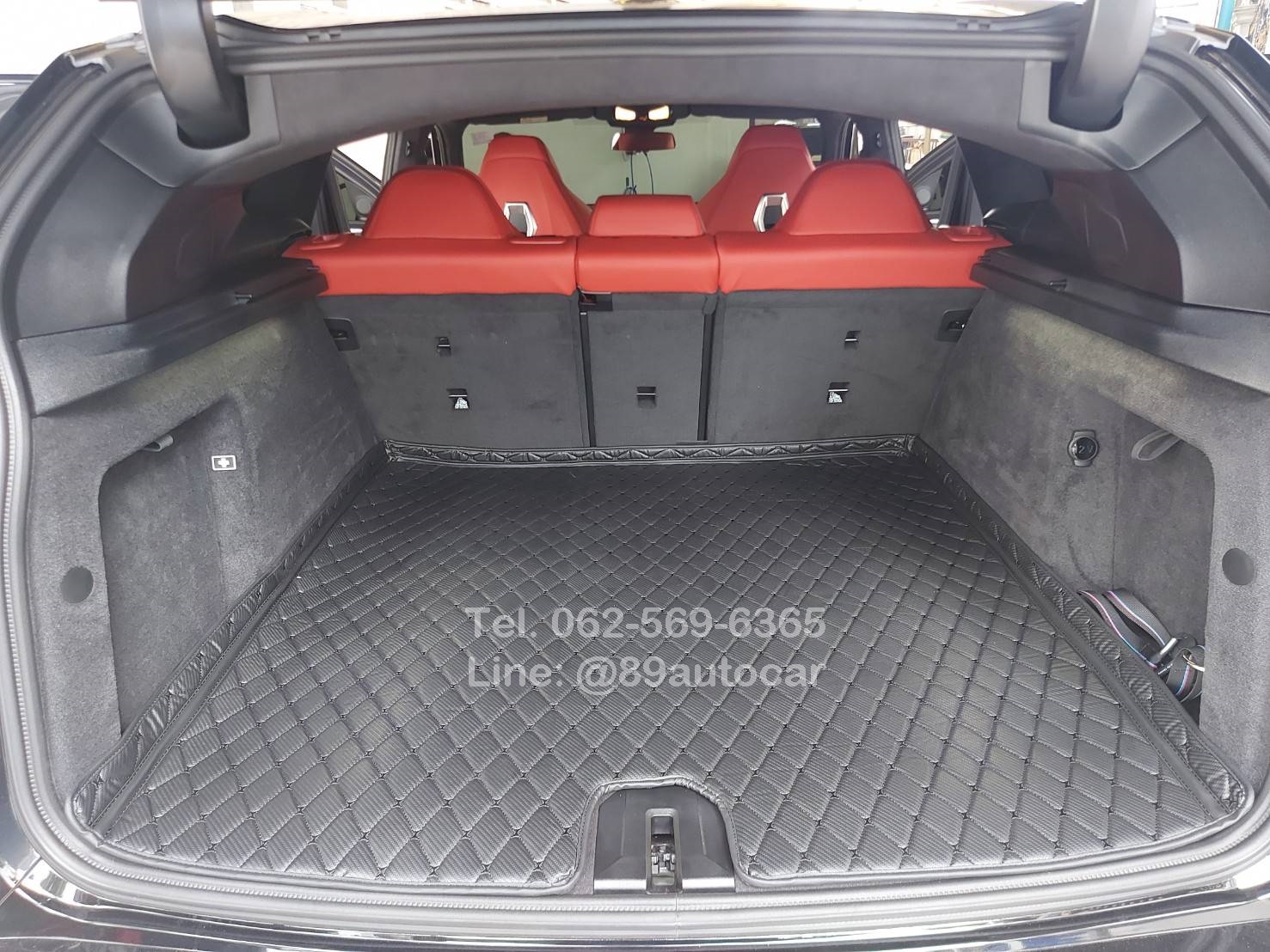 พรมรถยนต์ BMW XM G09 ปูพรม6D สีดำด้ายดำ ลายเคฟล่า + ท้าย