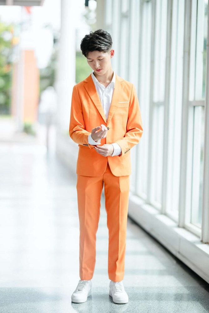 พร้อมเช่า ชุดสูทชาย สีส้ม สไตล์เกาหลี (ไม่มีเสื้อกั๊ก)