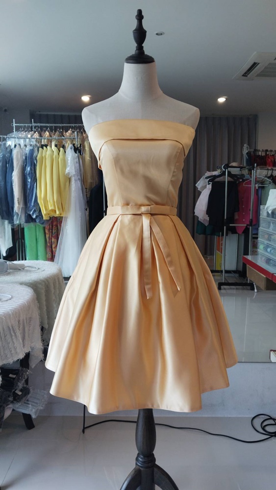 พร้อมส่ง ชุดราตรีสั้น แบบไหล่ปาด สไตล์วินเทจ สีทอง (เชือกผูกหลัง) *เหลือเฉพาะ S*