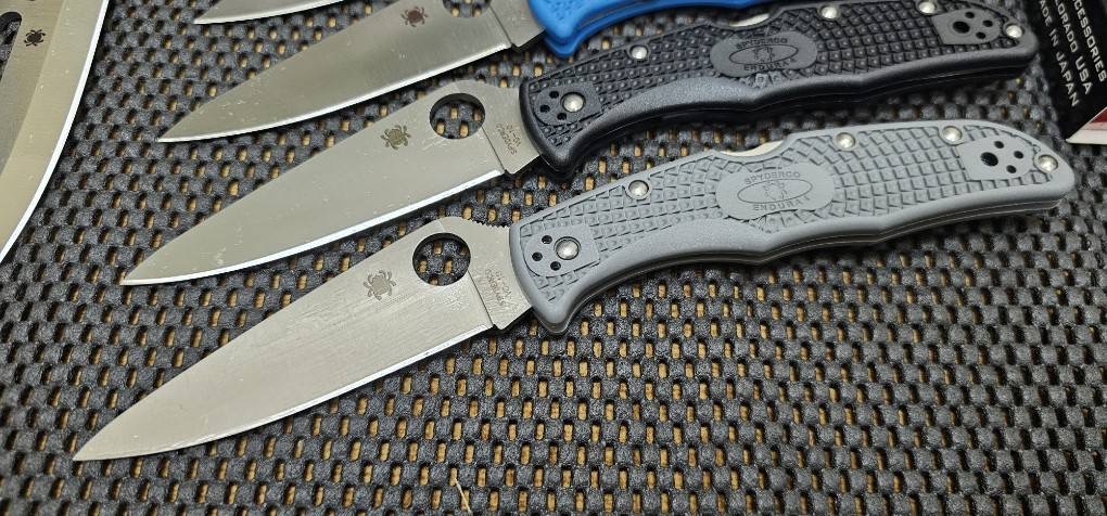 Spyderco Endura 4 Lockback Gray