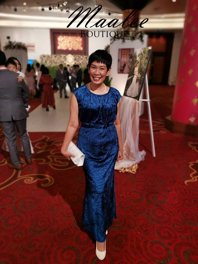 พร้อมเช่า ชุดเดรสกำมะหยี่ ทรงเข้ารูป สีน้ำเงิน