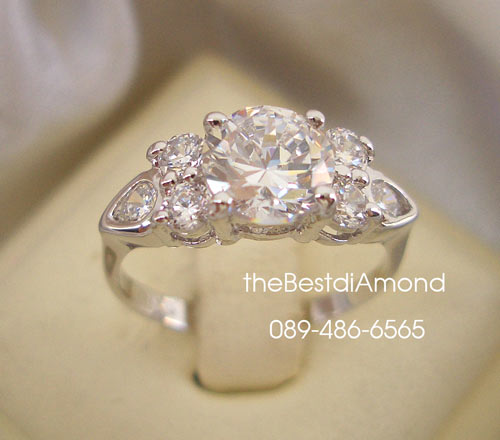 BR420RD+แหวนชู 80 ตังพร้อมบ่าข้างเพชร3 เม็ด หรูหรา สวยสุดๆ ดีไซน์ดูดีมีรสนิยม เหมือนจริงสุดๆๆเพชรแวววาวมาก ใส่แล้วขับให้นิ้วเรียวสุด ใส่ได้ทุกโอกาส