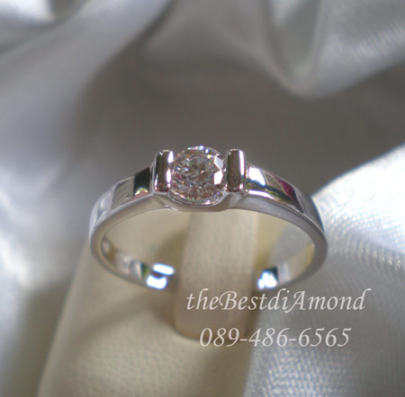 BR008RD+++แหวนเพชร เม็ดเดี่ยว น่ารักๆ สไตน์Modern เป็นแหวนหนีบ เรียบๆ แต่ดูดี ใส่ทำงาน เรียน เที่ยว ใส่ติดนิ้วได้ตลอดค่ะ เป็นแบบclassic ไม่ล้าสมัย