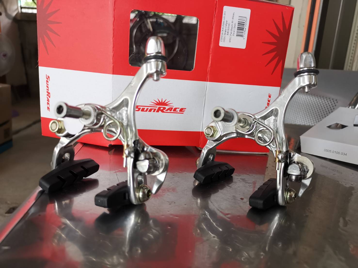 เสือหมอบ ก้ามเบรค เสือหมอบ ซันเรส SUNRACE BCR80 สีเงิน (แพ๊คกล่องเป็นชุดหน้ากับหลัง) Sunrace Brake Calipers W/Qr Front And Rear Set