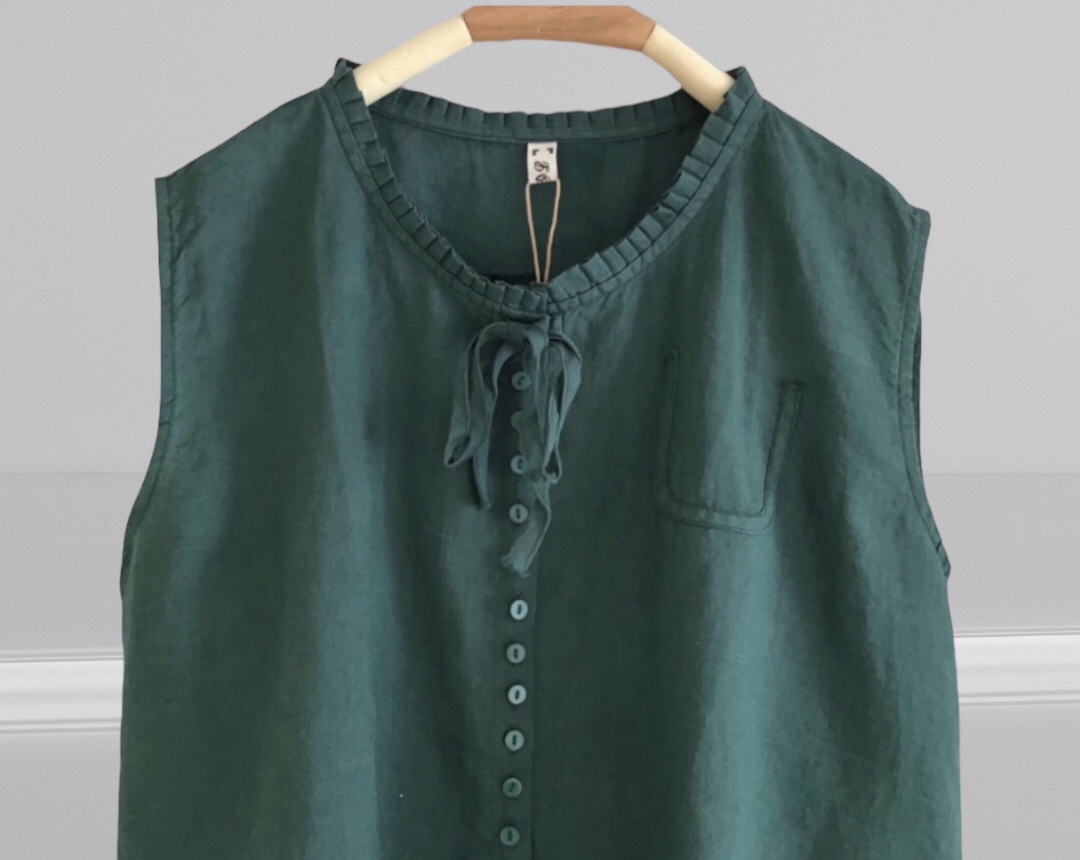 เสื้อแขนกุดผ้าลินินแต่งกระดุม