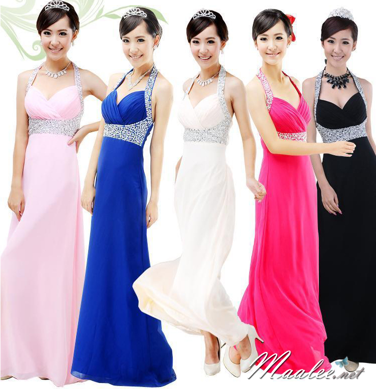 พร้อมเช่า ชุดราตรียาว สีฟ้า แบบเก๋ คล้องคอ ช่วยยกเนินอกสวย