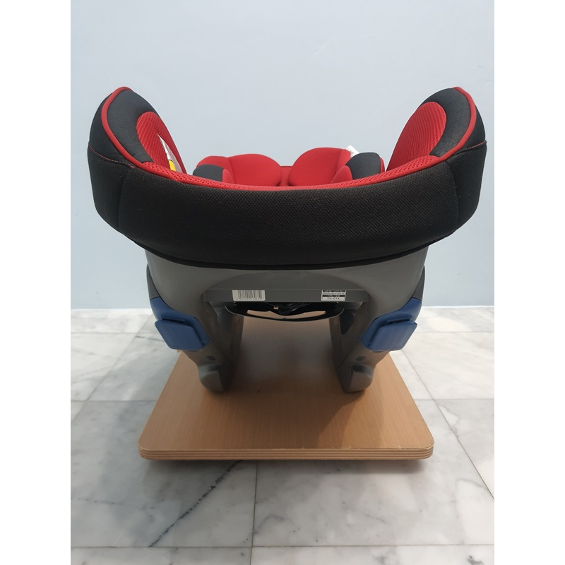 คาร์ซีท Combi รุ่น Minimalist มือสอง สภาพสวย สำหรับเด็กแรกเกิด - 3 ขวบ