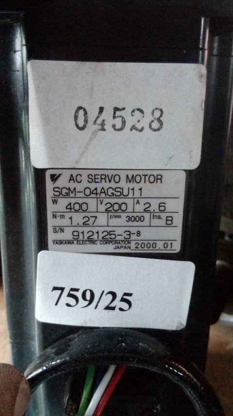 SGM-04AGSU11 SERVO MOTOR " YASKAWA "