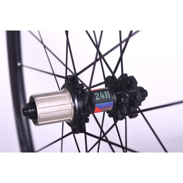 เสือหมอบดิสเบรค BOLANY ล้อ Top Aluminium ขนาด 700C แบบดิสเบรค ขอบสูง 30 mm หน้ากว้าง 25 mm.