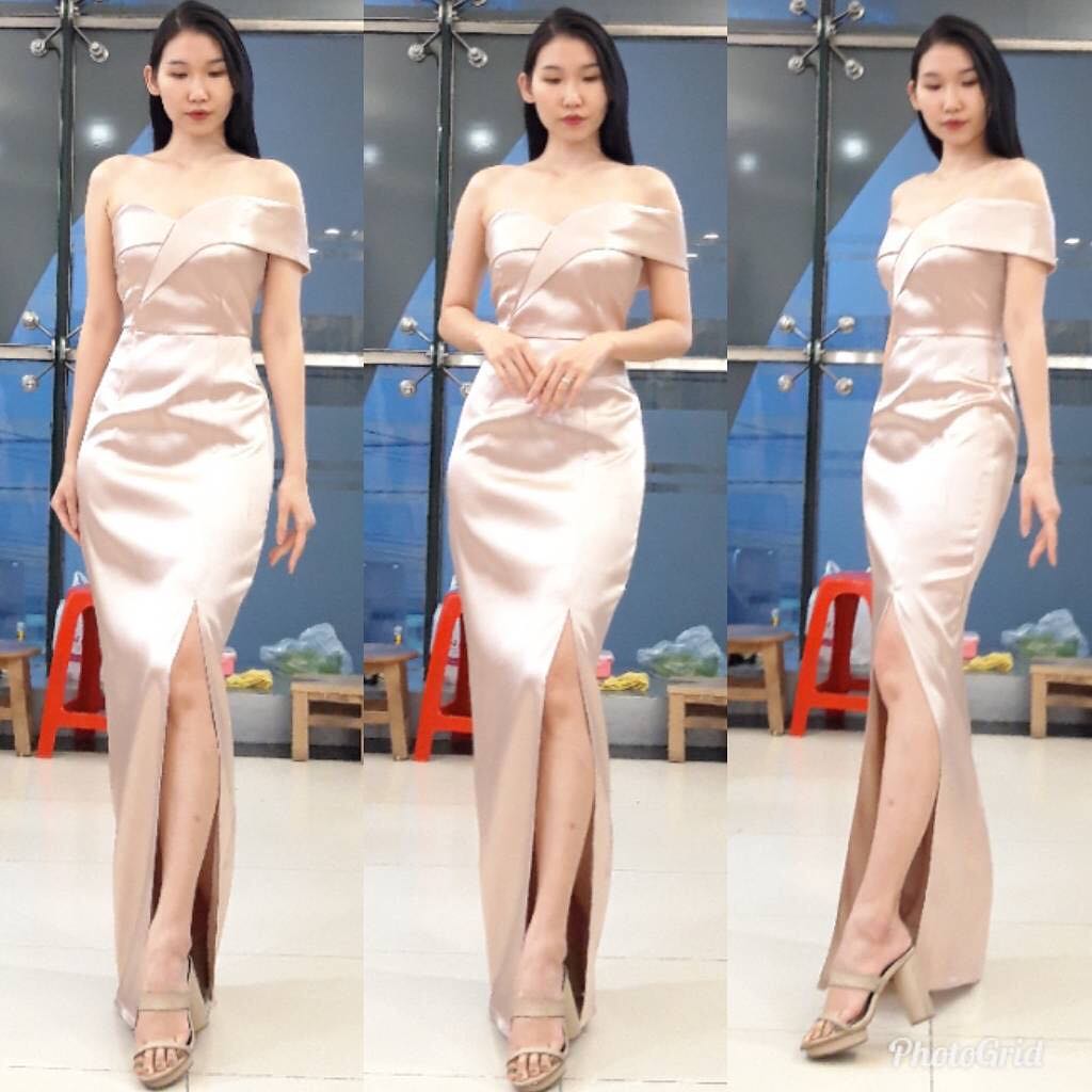 พร้อมเช่า ชุดเดรส ชุดออกงาน ราตรียาว สีทอง เกาะอกเปิดไหล่ข้างเดียว ผ้าดัชเชสซาติน