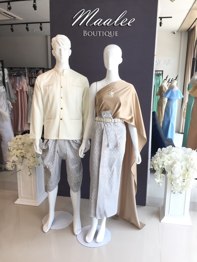 เช่า ชุดไทย ชุดเพื่อนเจ้าสาว ชุดไทยผ้าถุงสีเทาเงิน สไบเรียบ สีน้ำตาลทอง