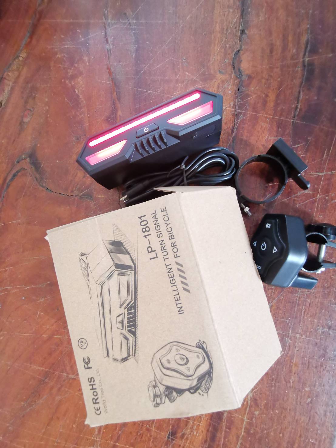 ไฟท้ายเลเซอร์ มีไฟเลี้ยวมีรีโมท EASYDO ED-3115 REMOTE TURN SIGNAL TAIL LIGHT 85 ลูเมน กันน้ำได้ มีไฟเลี้ยว ชาร์ USD.