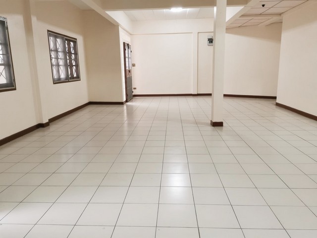 ให้เช่าทาวน์เฮาส์ 2 ชั้น 45 ตร.ว.หมู่บ้านบดินทรรักษา 4 กม.8 ซอยคู้บอน 27