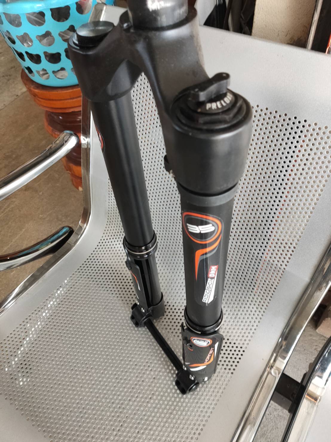 โช๊คกลับหัว โช๊คลม DNM USD-6 bicycle คอเทเปอร์ 15*100, 15*110MM. รองรับล้อ 27.5-29นิ้ว