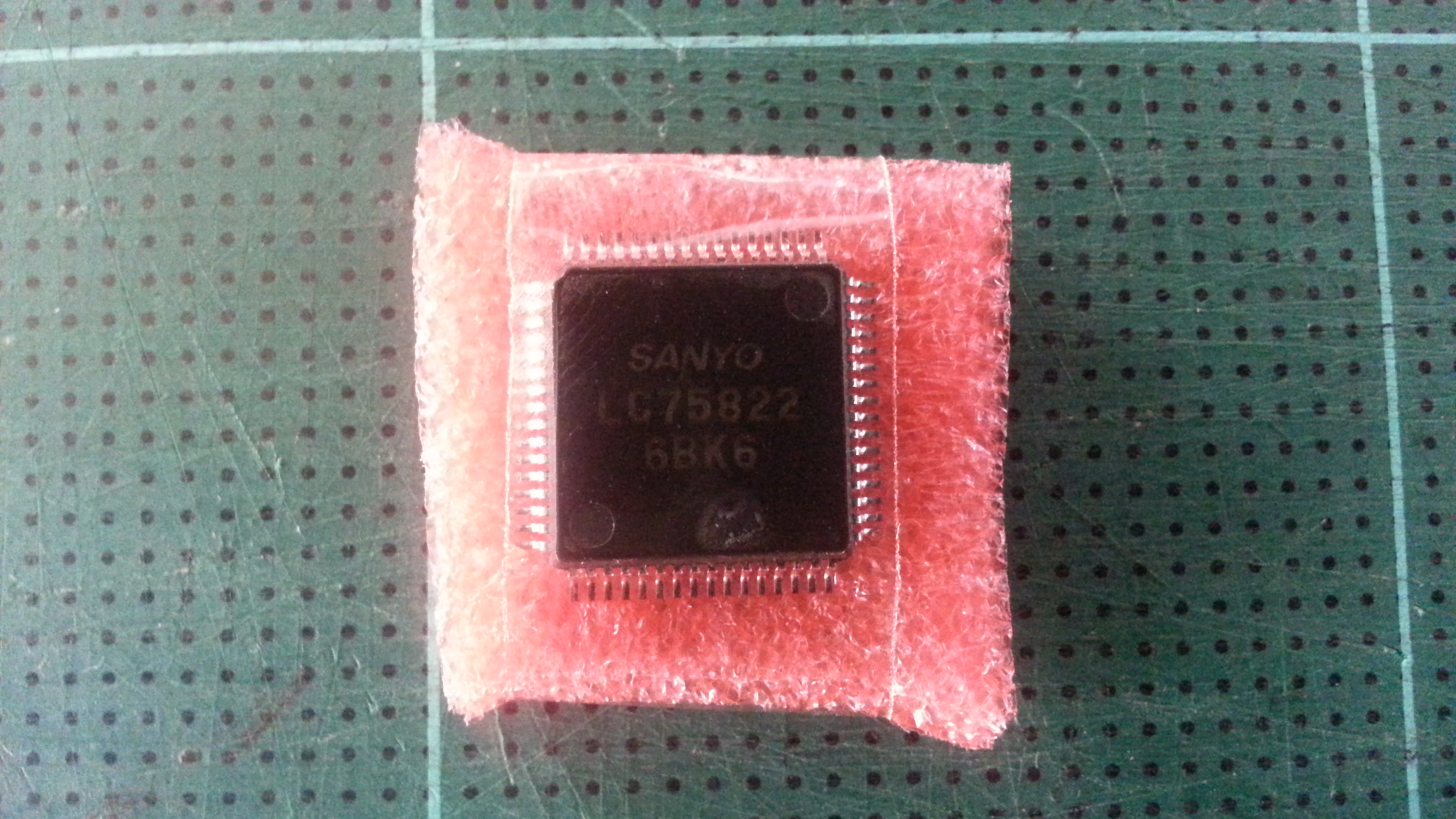 LC75822