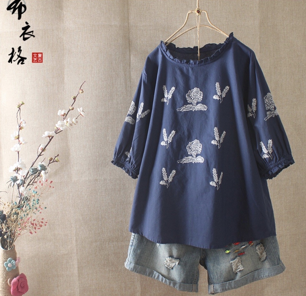 เสื้อผ้าฝ้ายปักลายแต่งระบาย