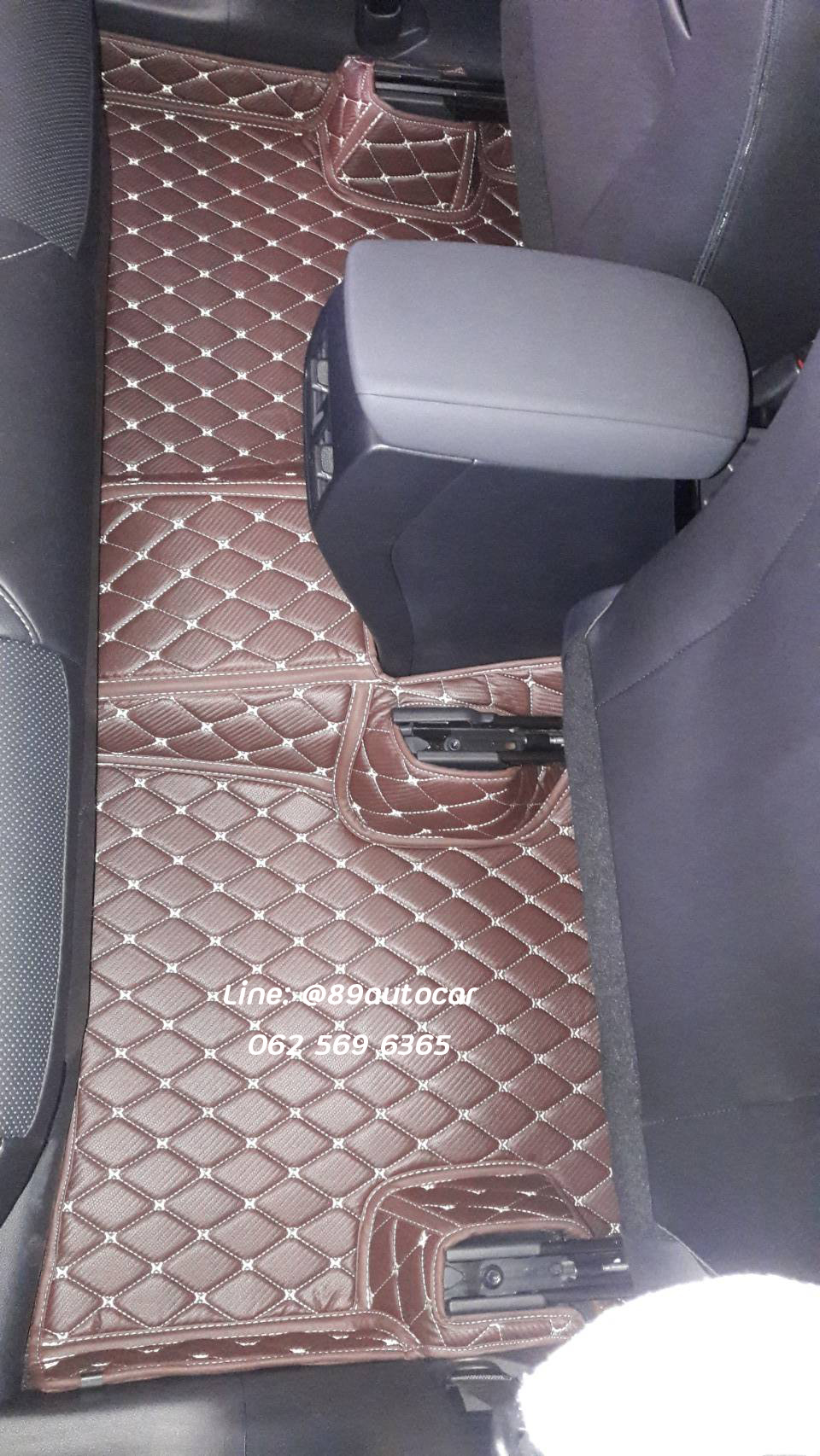 ตัดพรม Toyota Cross GRsport ปูพรมหกดี สีกาแฟ ลายเคฟล่า เต็มคัน