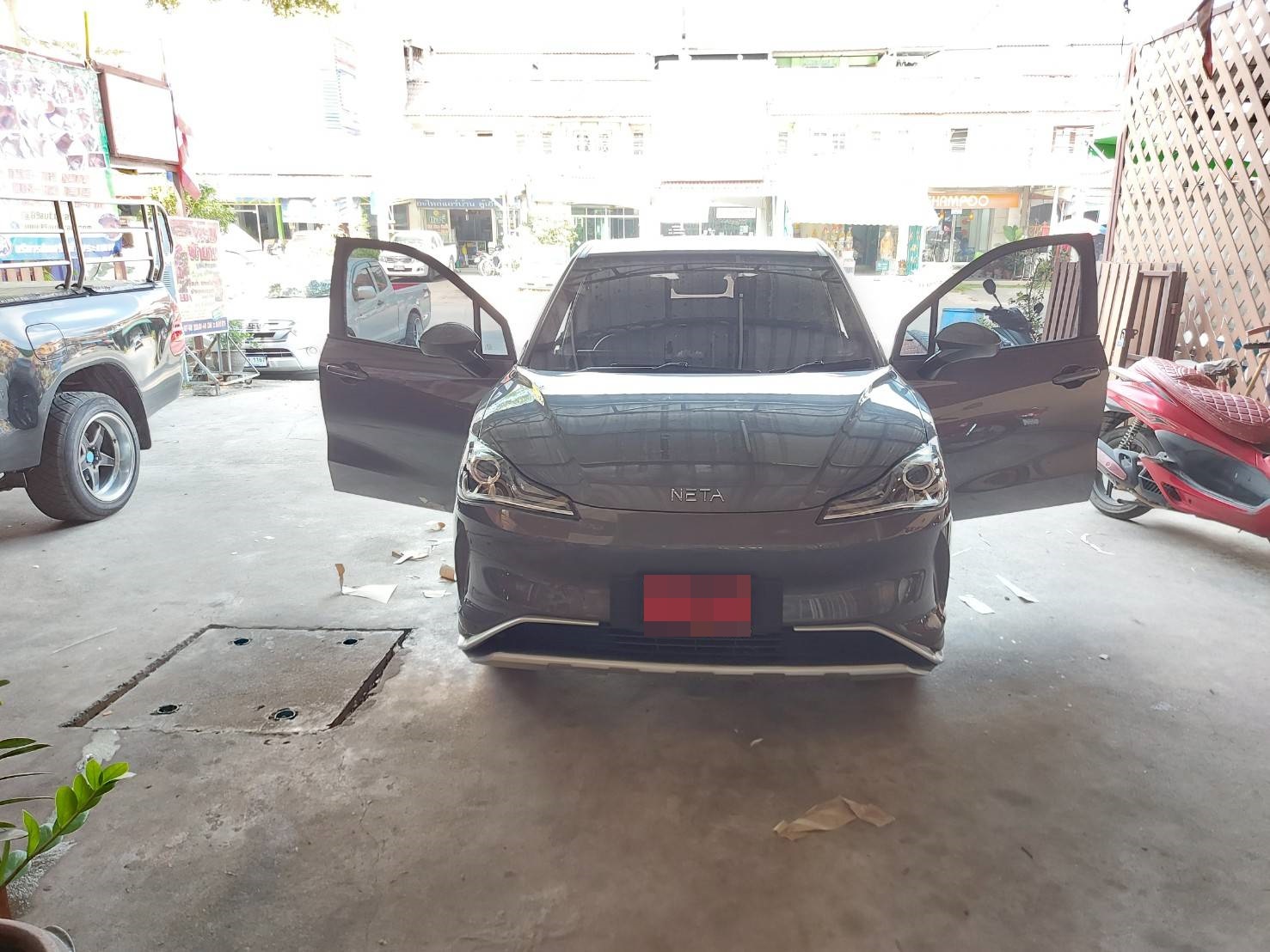 พรมรถยนต์ Neta V ปูพรม6D สีกาแฟ เต็มคัน