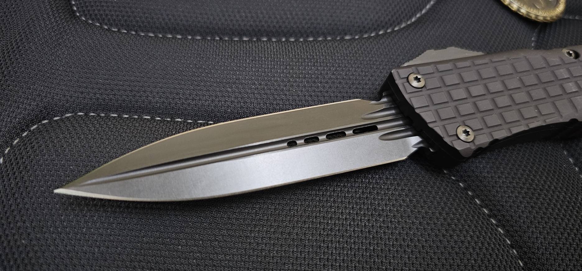 Microtech Combat Troodon D/E Shadow - Black Handle - Black Blade